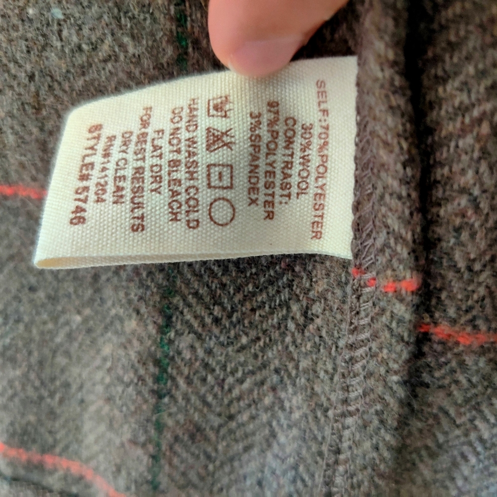 Hem & Thread Vest - Picture 4 of 5